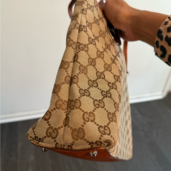 Gucci Tan and Brown Signature Tote - Picture 6 of 11